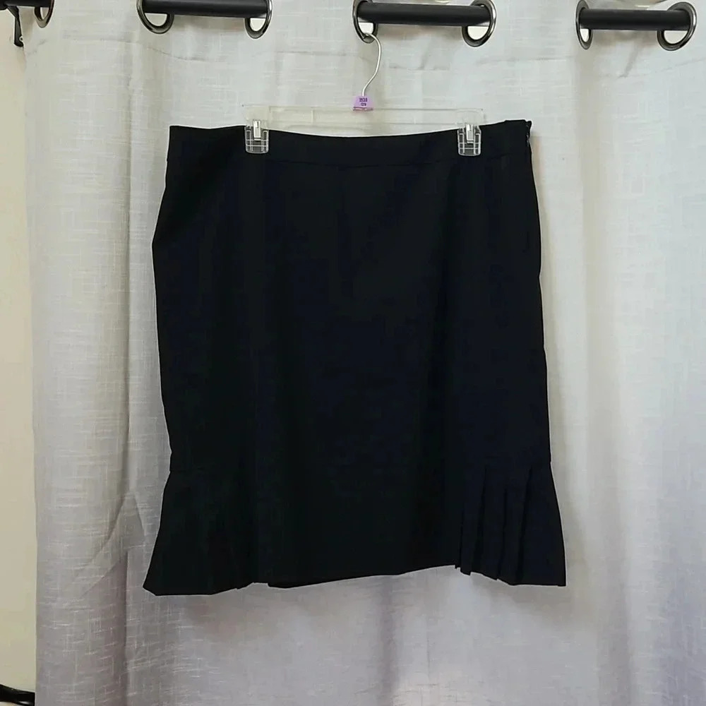 TAHARI SKIRT